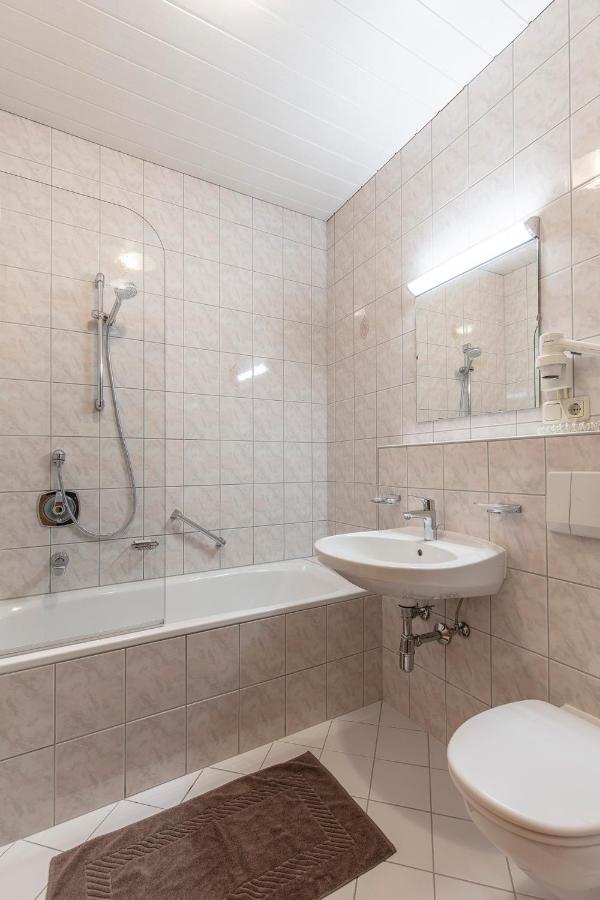 Vizensn Living Ξενοδοχείο Ζόλντεν Εξωτερικό φωτογραφία